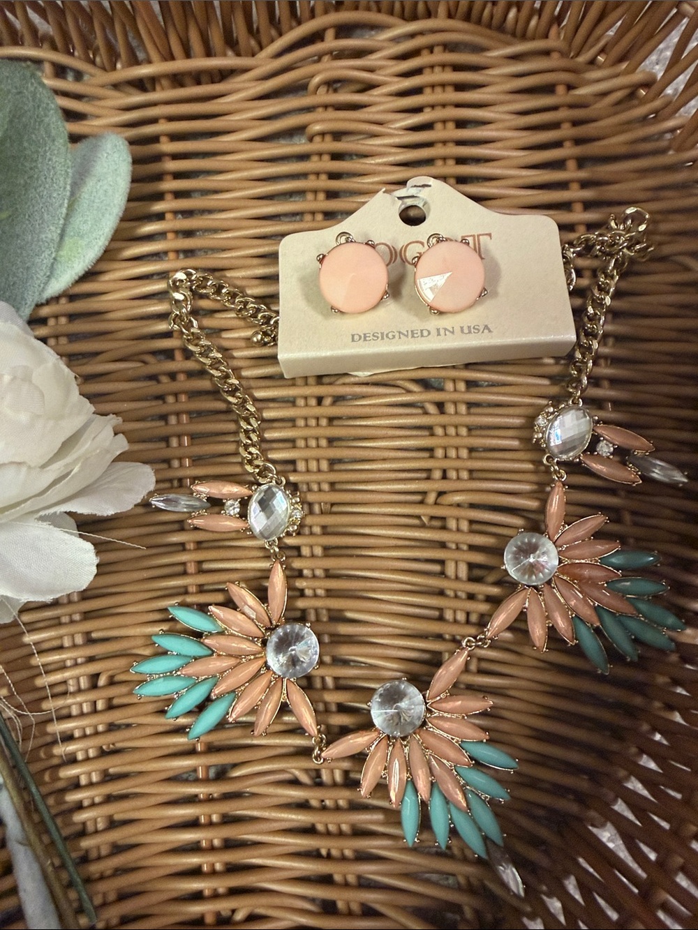 PINK STATEMENT NECKLACE W/MATCHING EARINGS - NWT